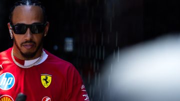 Lewis Hamilton fires McLaren warning shot